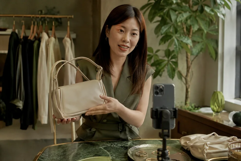 Live shopping & social commerce
