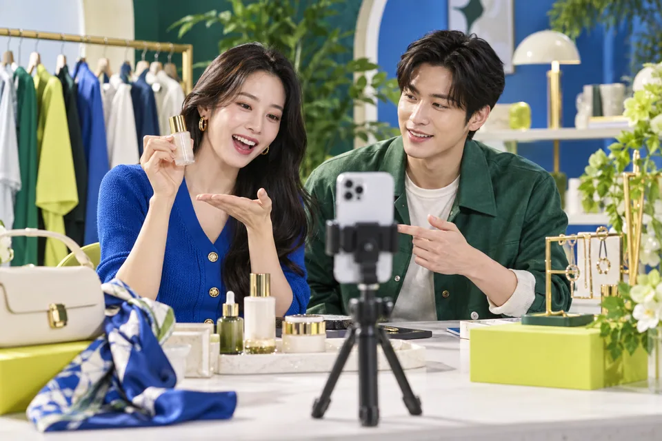 Illustrative creators demonstrating an unbranded beauty product for a live shopping video